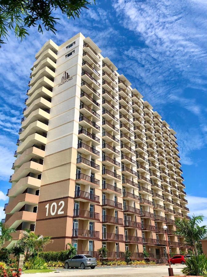 Condo W/ Balcony Near Mactan International Airport มักตัน ภายนอก รูปภาพ