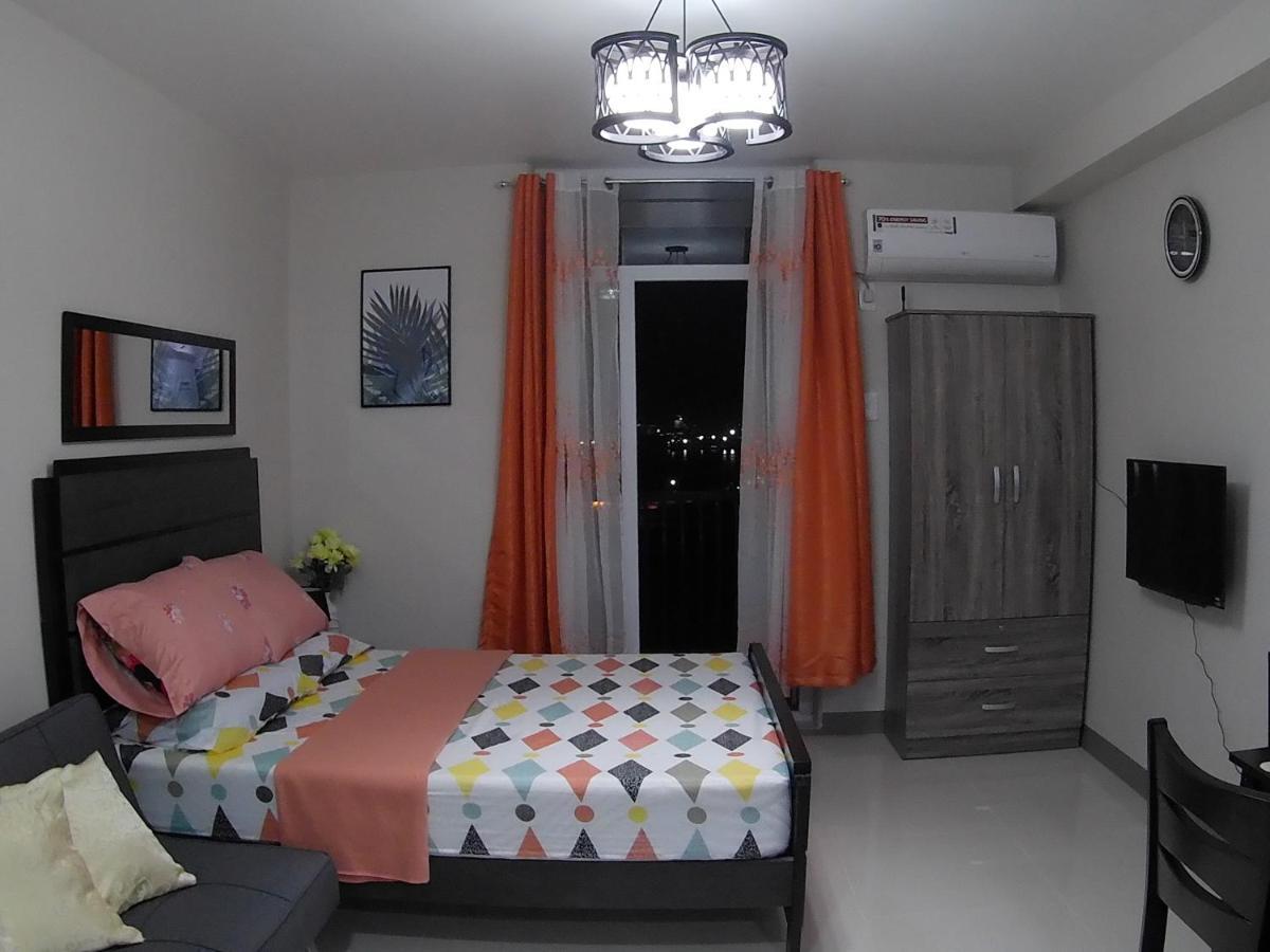 Condo W/ Balcony Near Mactan International Airport มักตัน ภายนอก รูปภาพ