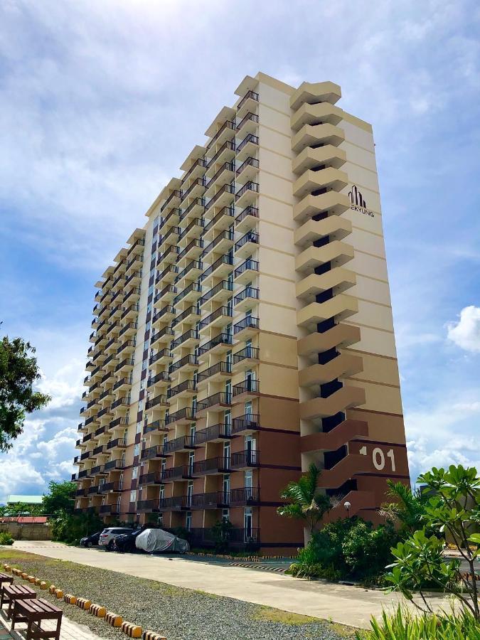 Condo W/ Balcony Near Mactan International Airport มักตัน ภายนอก รูปภาพ