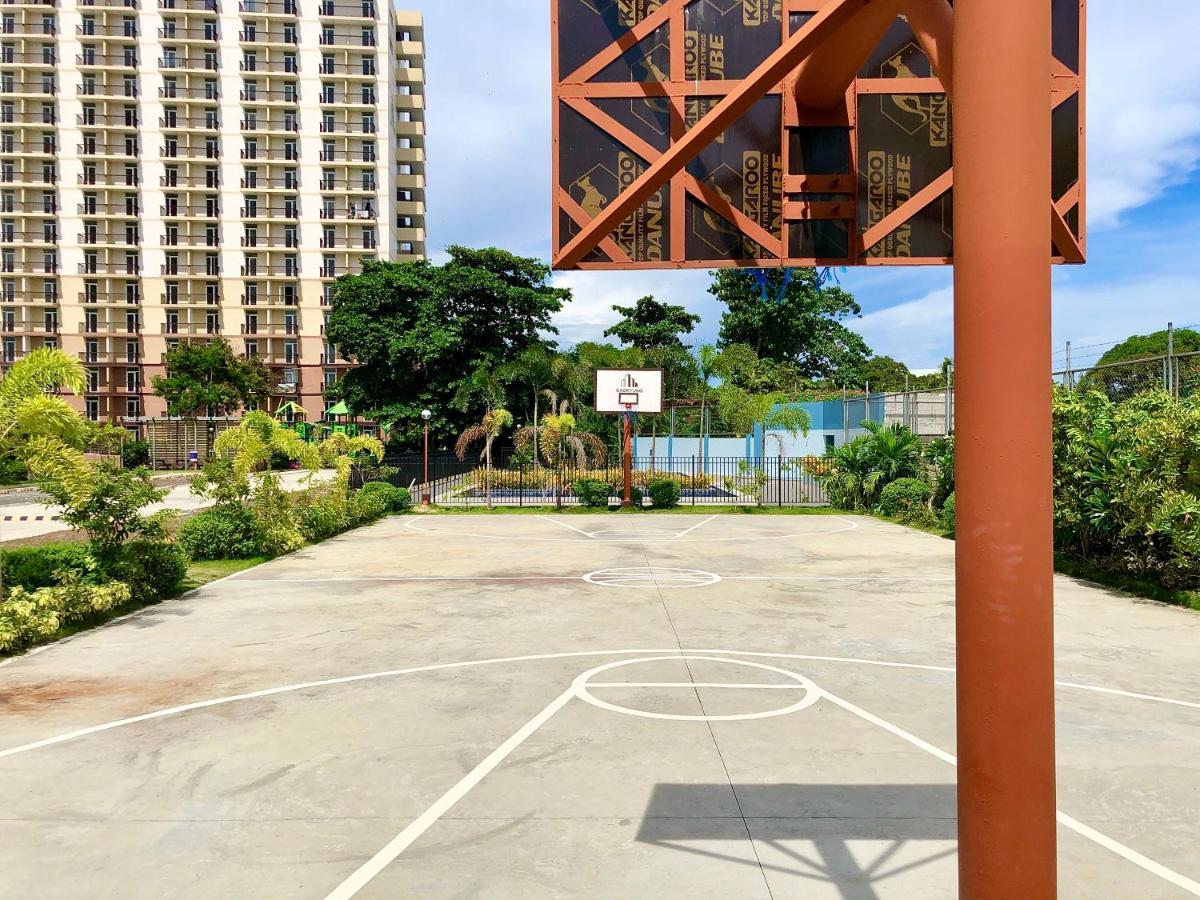 Condo W/ Balcony Near Mactan International Airport มักตัน ภายนอก รูปภาพ