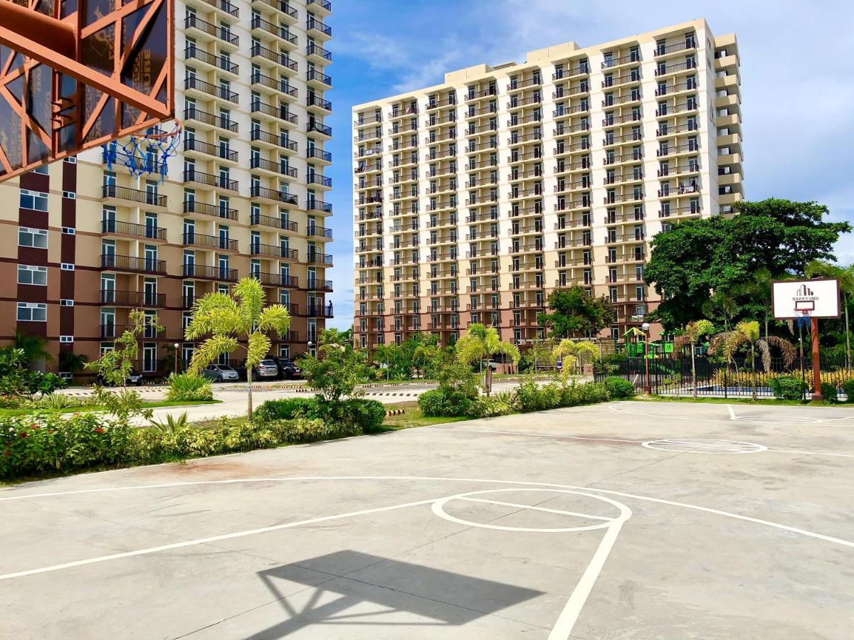 Condo W/ Balcony Near Mactan International Airport มักตัน ภายนอก รูปภาพ