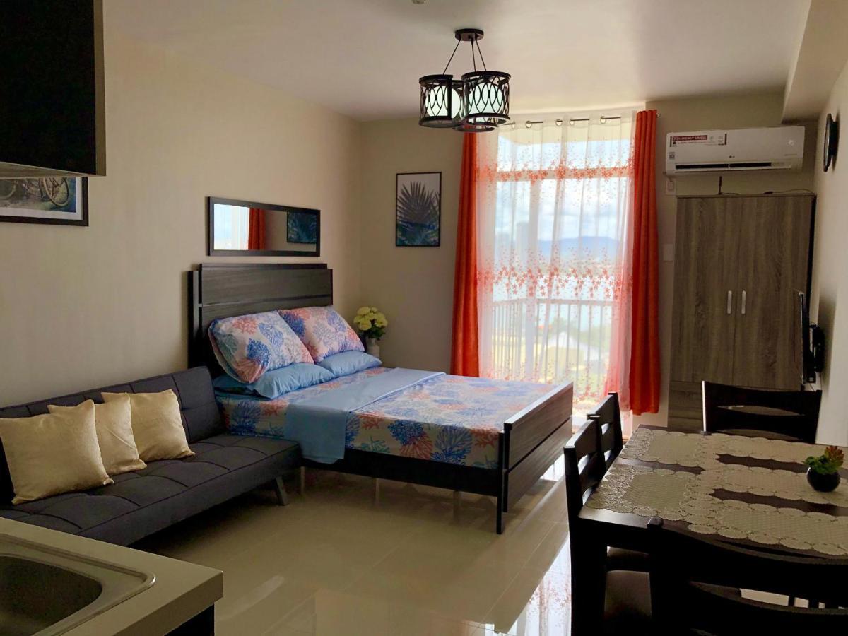 Condo W/ Balcony Near Mactan International Airport มักตัน ภายนอก รูปภาพ