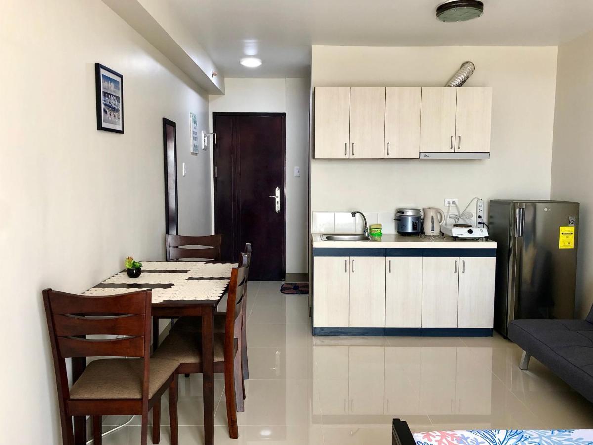 Condo W/ Balcony Near Mactan International Airport มักตัน ภายนอก รูปภาพ